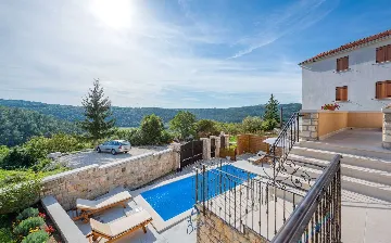 3-Bedroom Villa in Pazin for Up to 8 Guests