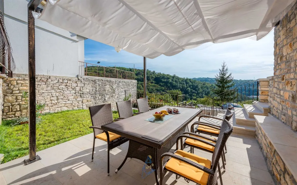 3-Bedroom Villa in Pazin for Up to 8 Guests