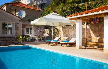 6-Bedroom Villa in Mlini with Heated Pool