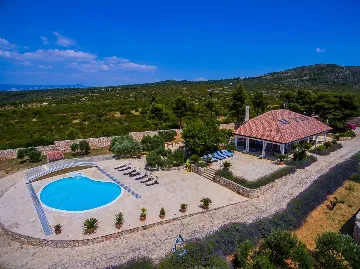 Brusje 7-Bedroom Villa for Up to 14 Guests