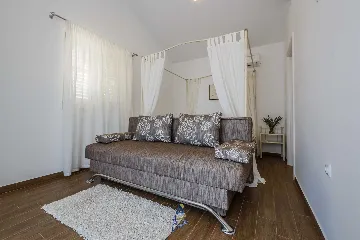 Brusje 7-Bedroom Villa for Up to 14 Guests