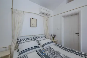 Brusje 7-Bedroom Villa for Up to 14 Guests