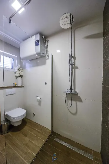 Brusje 7-Bedroom Villa for Up to 14 Guests