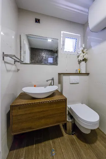 Brusje 7-Bedroom Villa for Up to 14 Guests