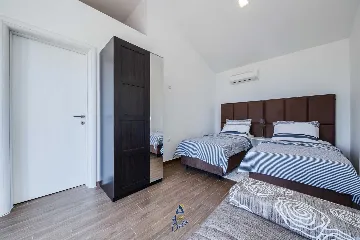 Brusje 7-Bedroom Villa for Up to 14 Guests