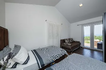 Brusje 7-Bedroom Villa for Up to 14 Guests