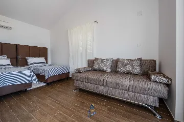 Brusje 7-Bedroom Villa for Up to 14 Guests