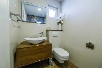 Brusje 7-Bedroom Villa for Up to 14 Guests