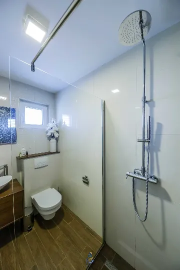 Brusje 7-Bedroom Villa for Up to 14 Guests