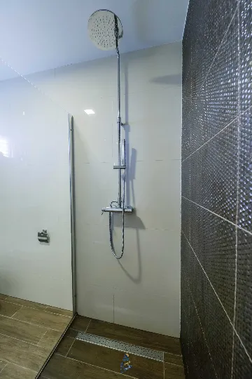 Brusje 7-Bedroom Villa for Up to 14 Guests