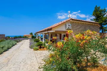 Brusje 7-Bedroom Villa for Up to 14 Guests