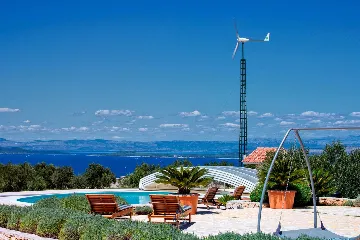 Brusje 7-Bedroom Villa for Up to 14 Guests