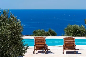 Brusje 7-Bedroom Villa for Up to 14 Guests