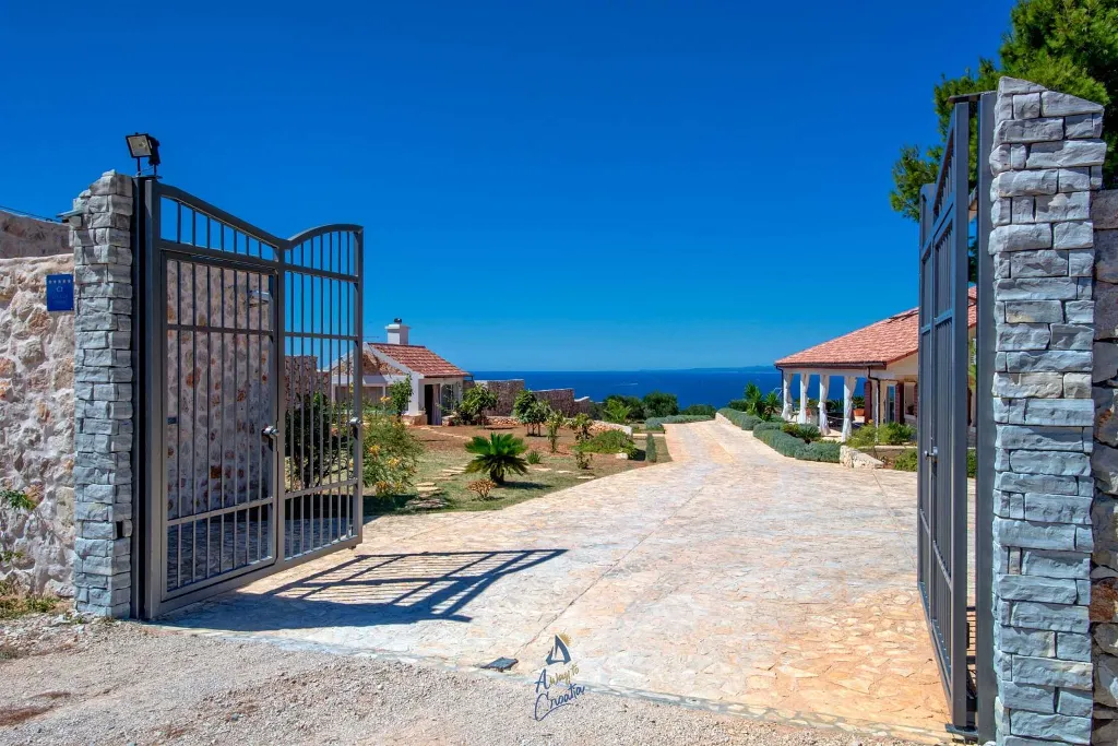 Brusje 7-Bedroom Villa for Up to 14 Guests