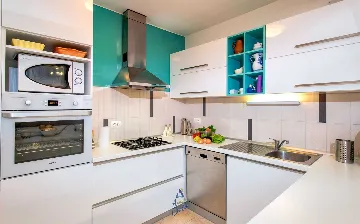 Brusje 7-Bedroom Villa for Up to 14 Guests