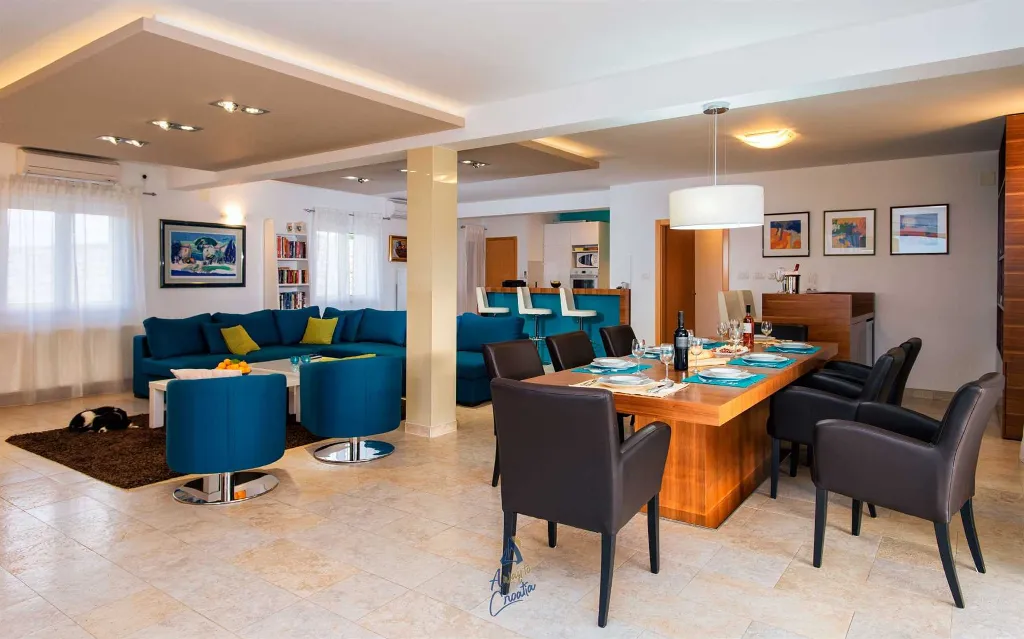 Brusje 7-Bedroom Villa for Up to 14 Guests