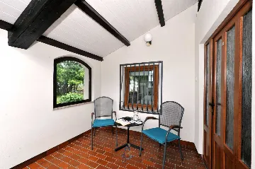 Air-Conditioned 3-Bedroom Villa with Pool in Kostrena