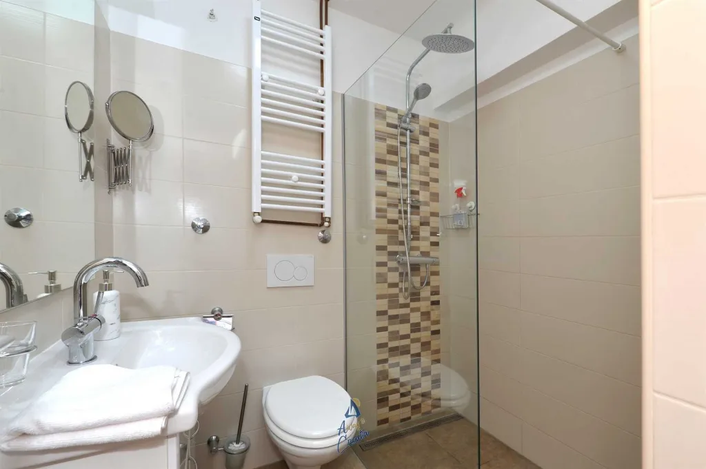 Air-Conditioned 3-Bedroom Villa with Pool in Kostrena