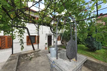 Air-Conditioned 3-Bedroom Villa with Pool in Kostrena