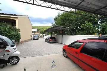 Air-Conditioned 3-Bedroom Villa with Pool in Kostrena