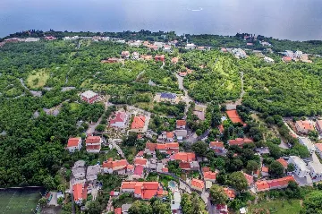 Air-Conditioned 3-Bedroom Villa with Pool in Kostrena