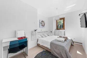 Air-Conditioned 3-Bedroom Villa with Pool in Kostrena