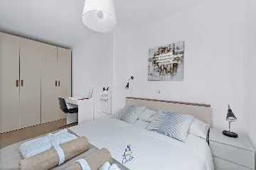 Air-Conditioned 3-Bedroom Villa with Pool in Kostrena