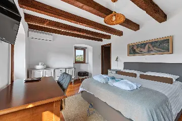 Air-Conditioned 3-Bedroom Villa with Pool in Kostrena