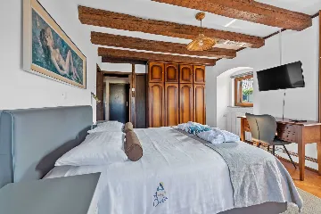 Air-Conditioned 3-Bedroom Villa with Pool in Kostrena