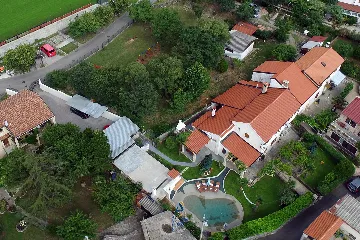 Air-Conditioned 3-Bedroom Villa with Pool in Kostrena