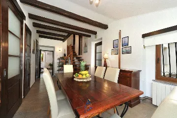 Air-Conditioned 3-Bedroom Villa with Pool in Kostrena