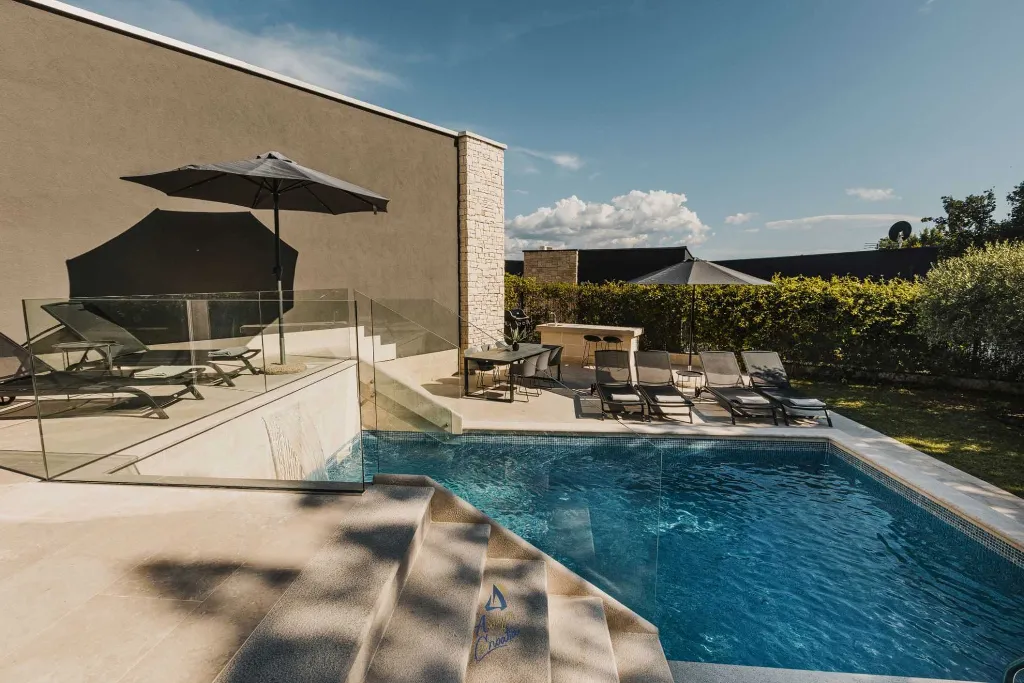 3-Bedroom Villa with Private Pool in Valica