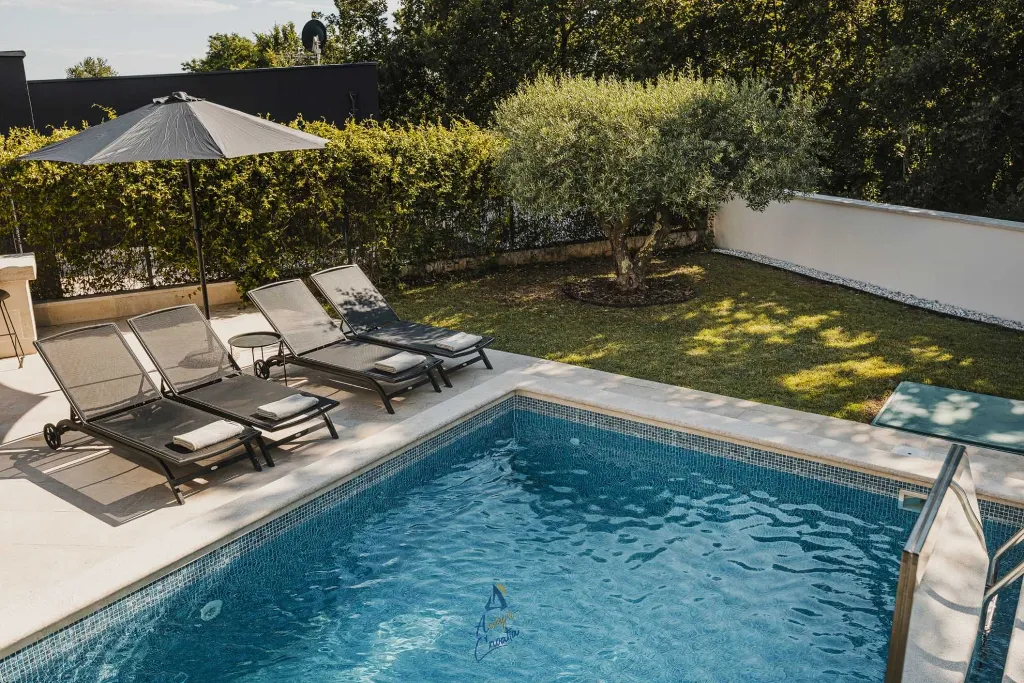 3-Bedroom Villa with Private Pool in Valica