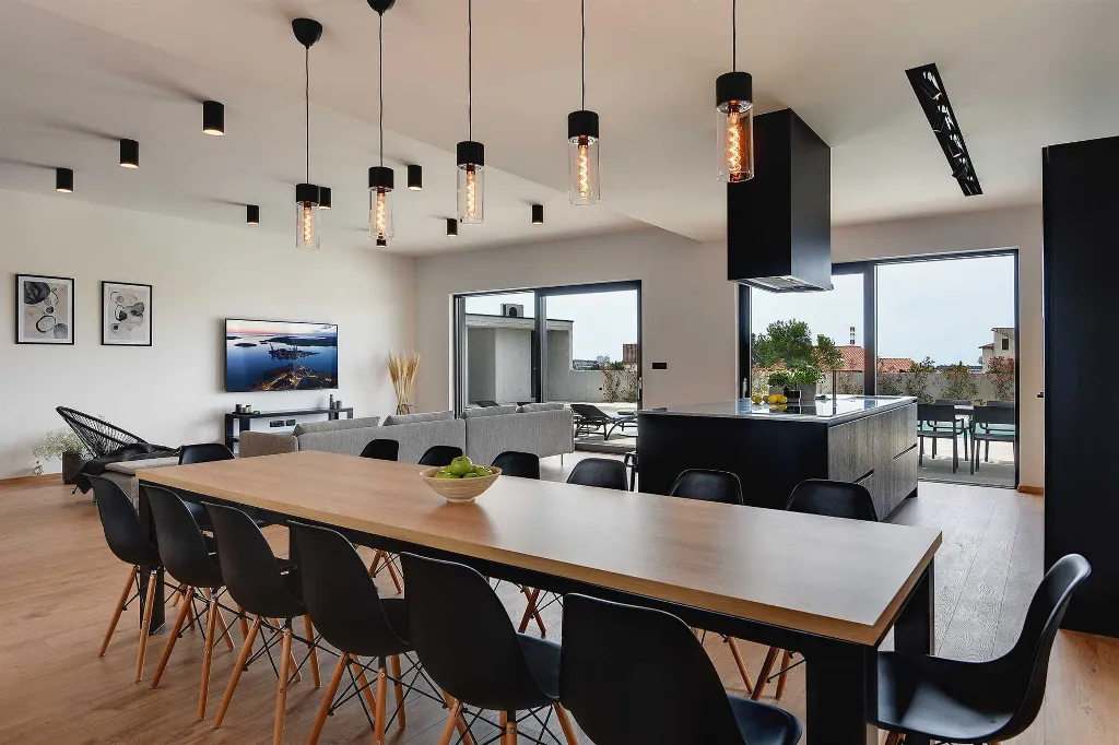 7-Bedroom Villa for 14 in Pula