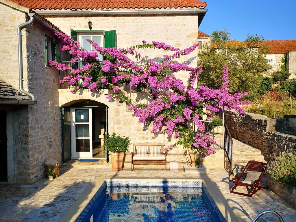 Renovated 3-Bedroom Villa with Pool in Supetar