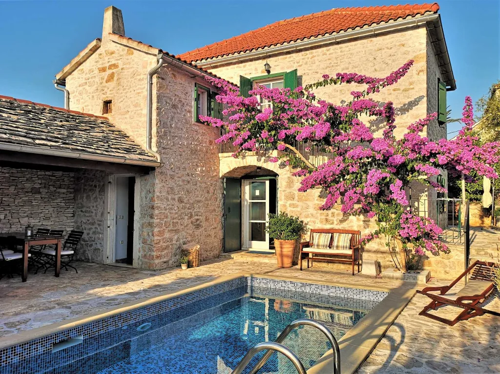 Renovated 3-Bedroom Villa with Pool in Supetar