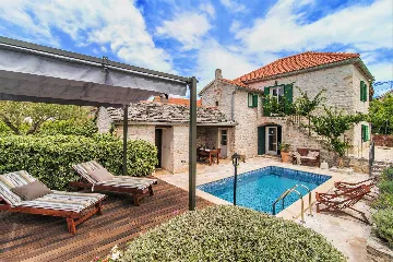 Renovated 3-Bedroom Villa with Pool in Supetar