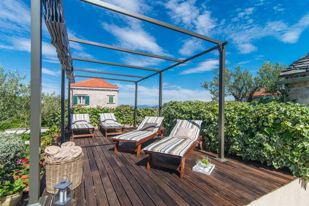 Renovated 3-Bedroom Villa with Pool in Supetar