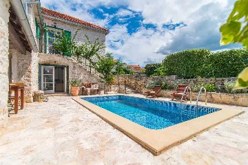 Renovated 3-Bedroom Villa with Pool in Supetar