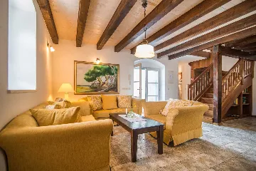 Renovated 3-Bedroom Villa with Pool in Supetar