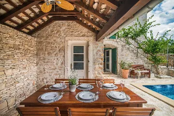 Renovated 3-Bedroom Villa with Pool in Supetar