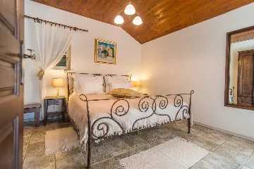 Renovated 3-Bedroom Villa with Pool in Supetar