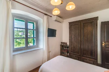 Renovated 3-Bedroom Villa with Pool in Supetar