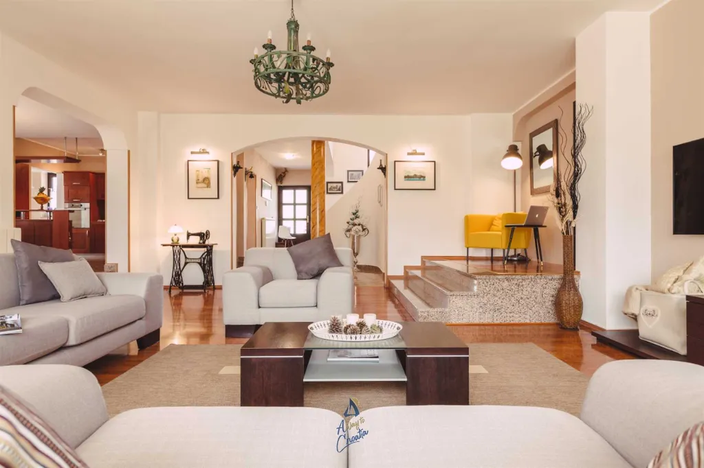 5-Bedroom Villa with Private Heated Pool in Fažana