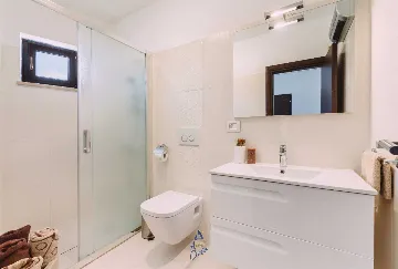 5-Bedroom Villa with Private Heated Pool in Fažana