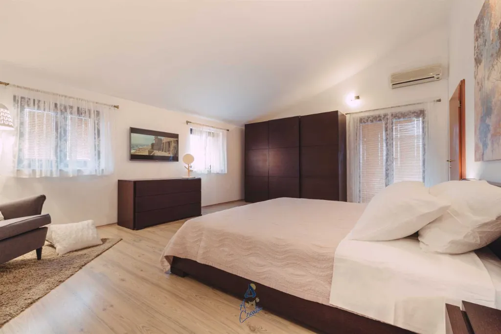 5-Bedroom Villa with Private Heated Pool in Fažana