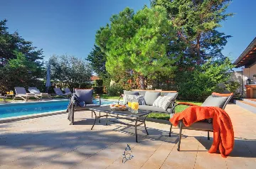 5-Bedroom Villa with Private Heated Pool in Fažana