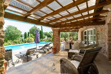 3-Bedroom Villa with Pool in Poreč for Up to 8