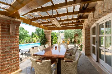 3-Bedroom Villa with Pool in Poreč for Up to 8