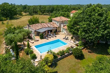 3-Bedroom Villa with Pool in Poreč for Up to 8